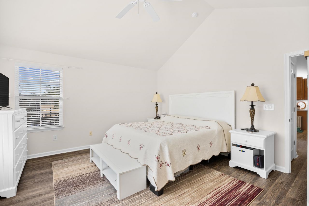 340 Arlington Circle Photo 18