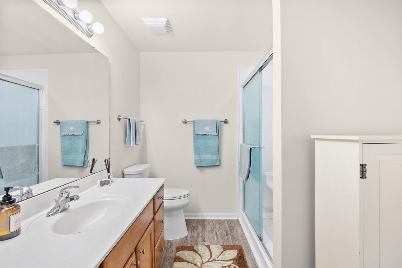 340 Arlington Circle Photo 19