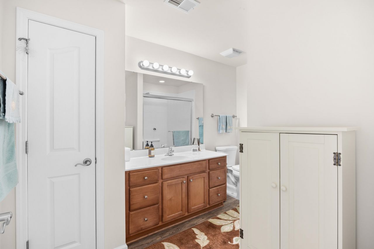 340 Arlington Circle Photo 20