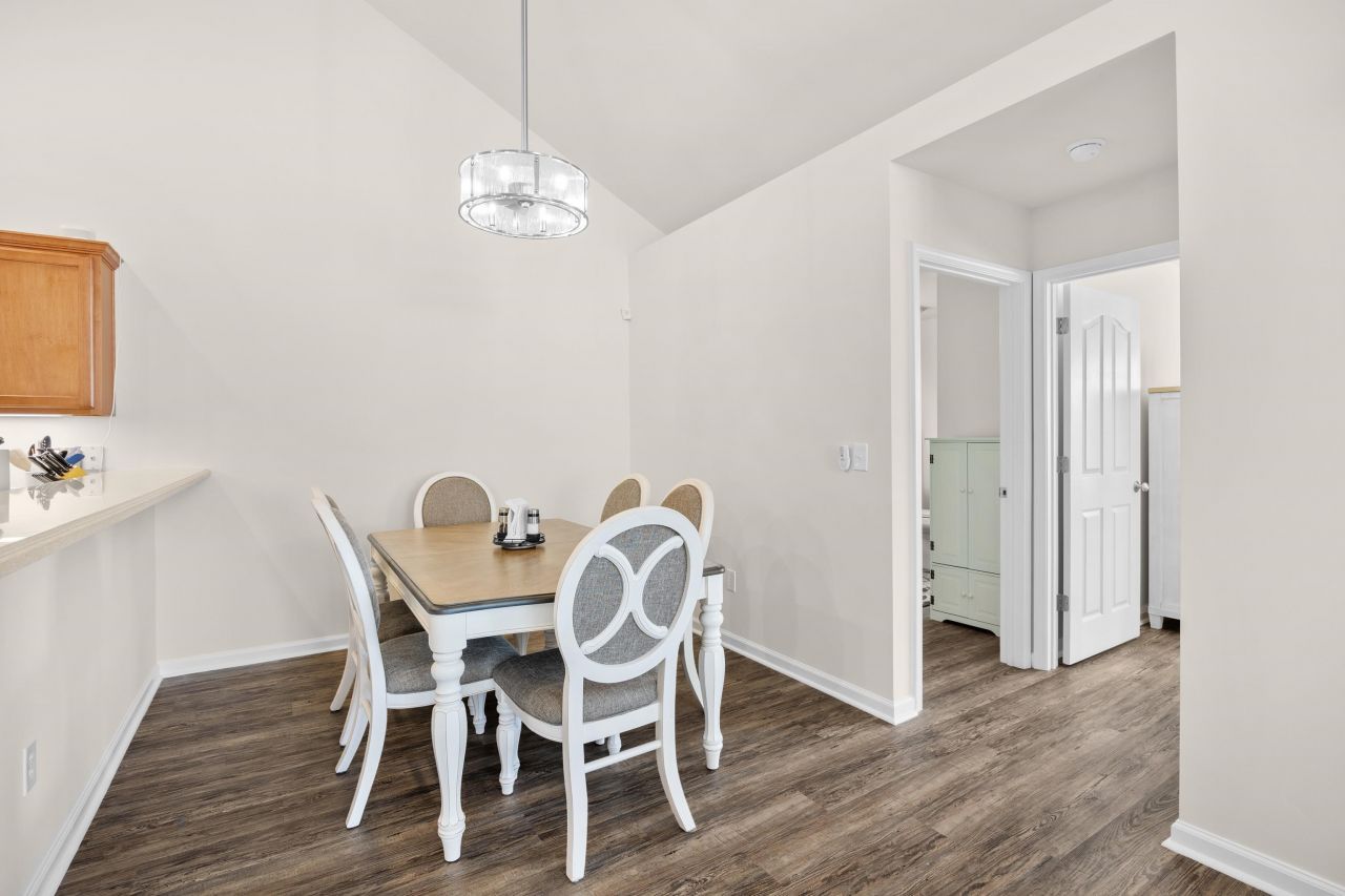 340 Arlington Circle Photo 24