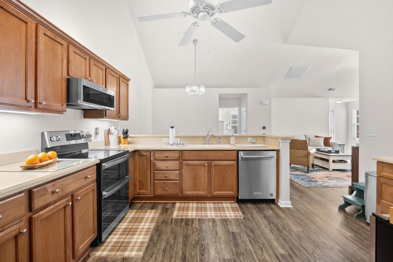 340 Arlington Circle Photo 27