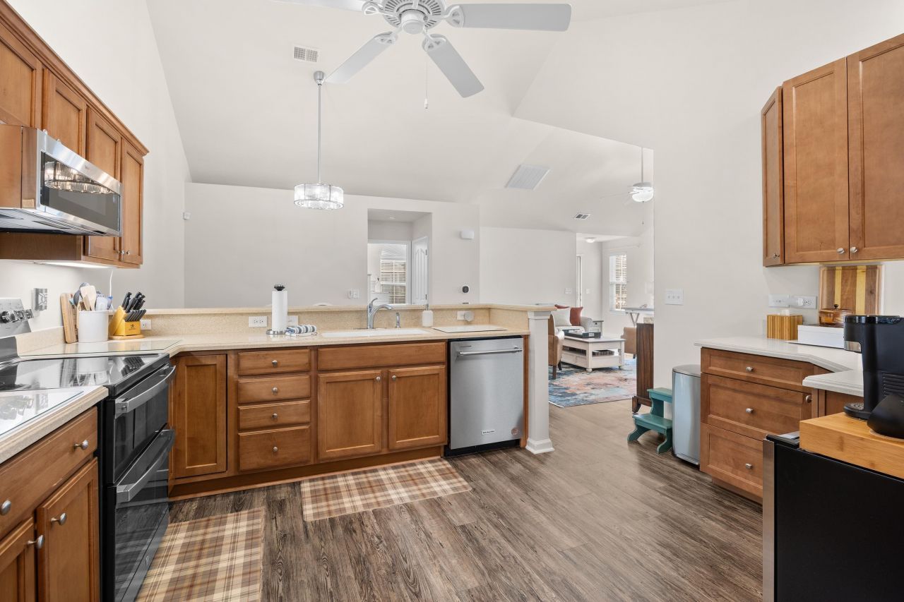 340 Arlington Circle Photo 28