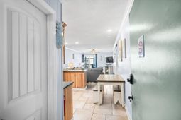 9520 Shore Dr. photo 4