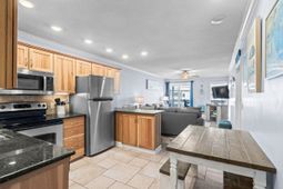 9520 Shore Dr. photo 4