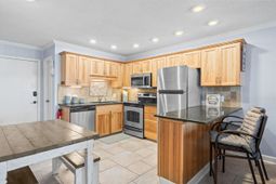 9520 Shore Dr. photo 4