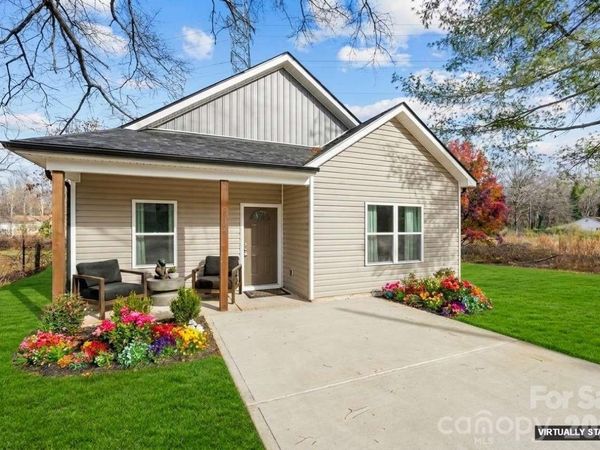 914 Wilmington Avenue, Statesville, NC 28677