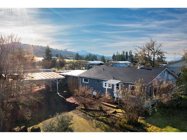 233 CROWSFOOT RD, Oakland, OR 97462