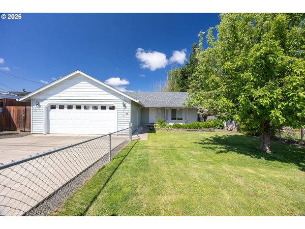 4216 STELLA ST, Roseburg, OR 97471