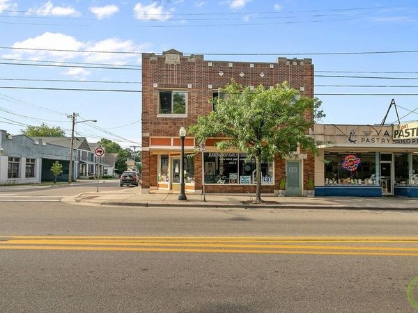 953 Fulton Street E, Grand Rapids, MI 49503