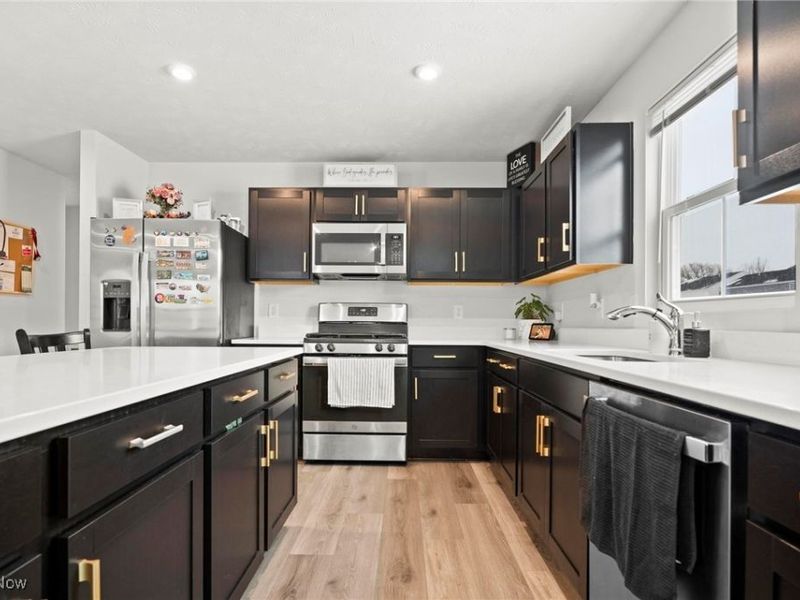 214 Leather Leaf Drive, Elyria, OH 44035 Photo 5