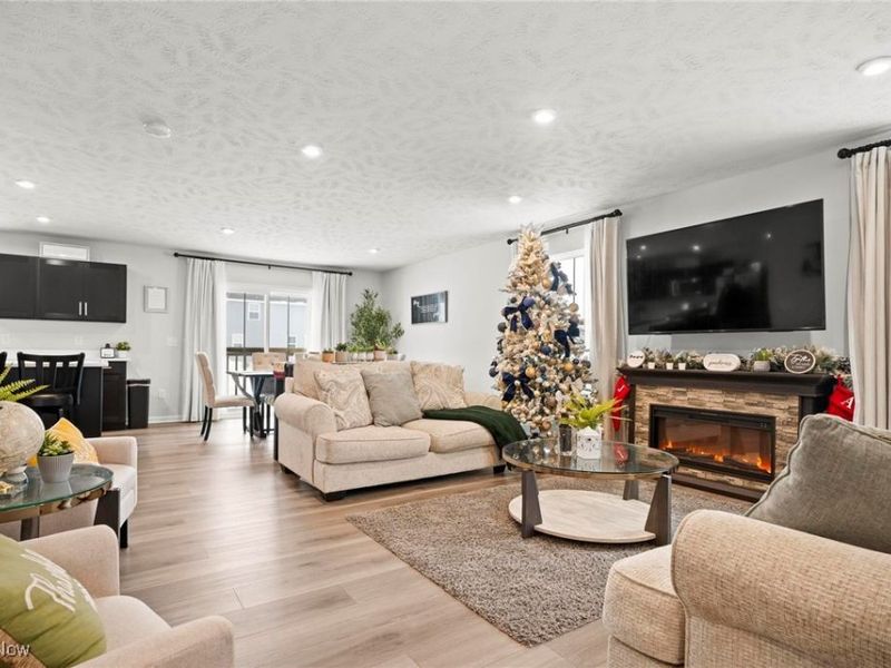 214 Leather Leaf Drive, Elyria, OH 44035 Photo 7