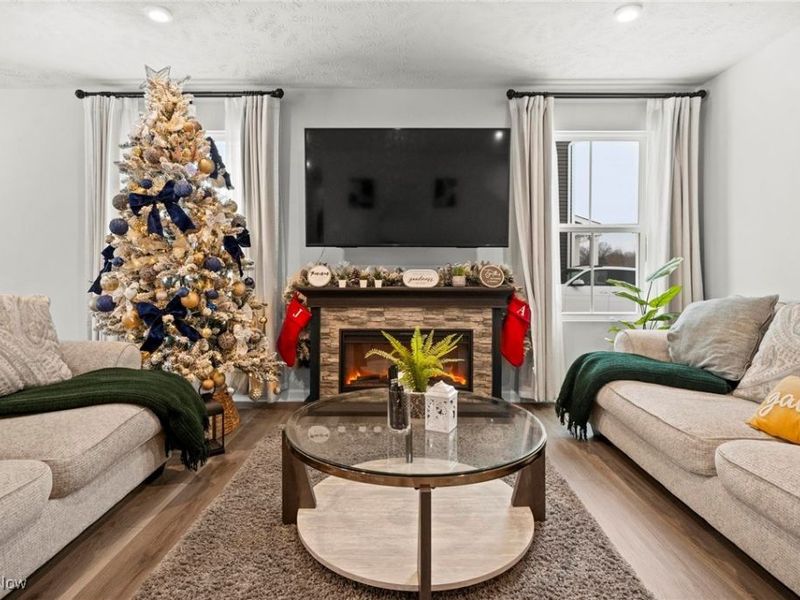 214 Leather Leaf Drive, Elyria, OH 44035 Photo 9