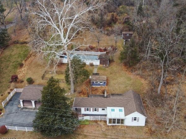 398 Riegelsville Rd, Holland, NJ 08848