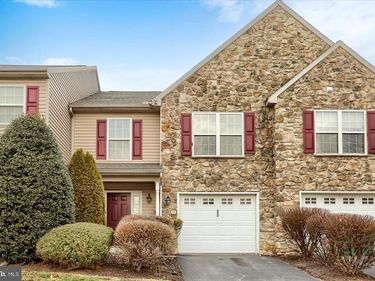 33 CAROUSEL CIRCLE, HERSHEY, PA 17033