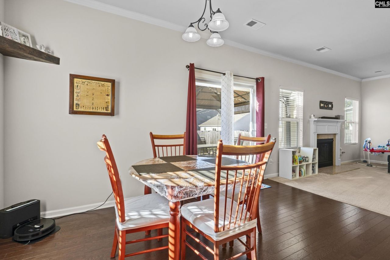 108 Pennsylvania Court Photo 9