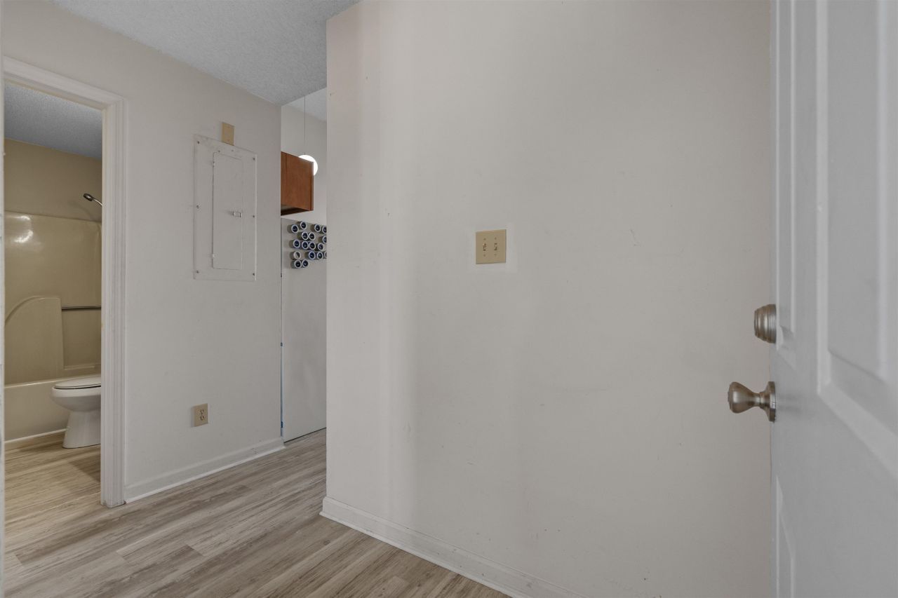 510 Fairwood Lakes Dr. Photo 15