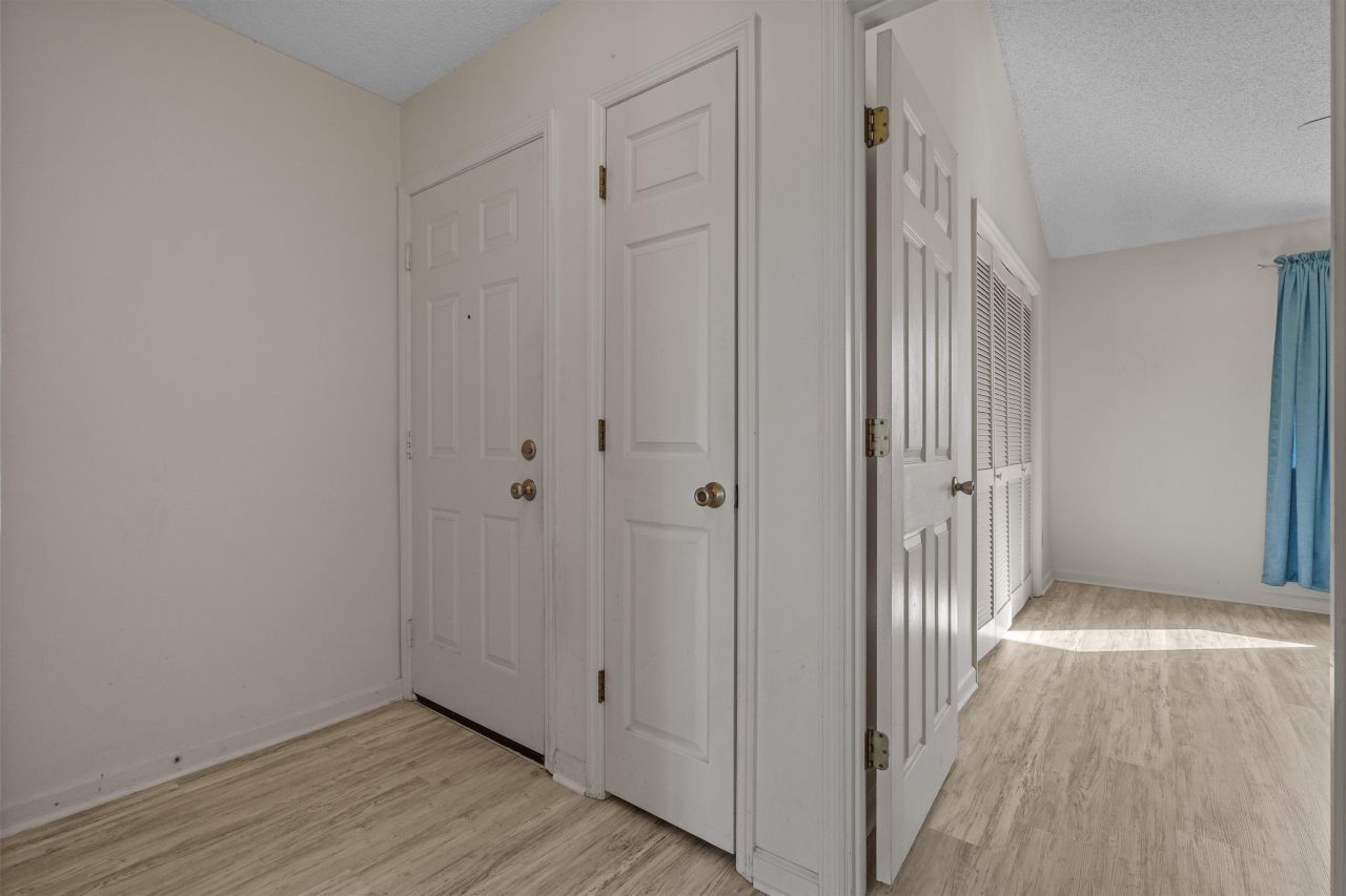 510 Fairwood Lakes Dr. Photo 16