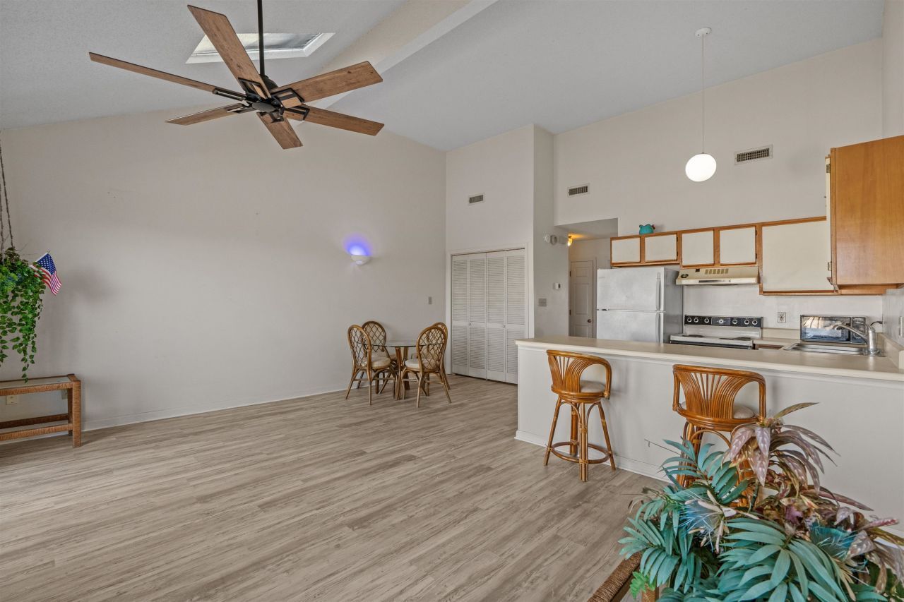 510 Fairwood Lakes Dr. Photo 7