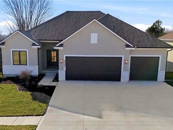 4300 NE Hideaway Drive, Lee's Summit, MO 64064