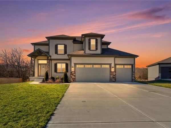 308 E Oak Street, Lone Jack, MO 64070