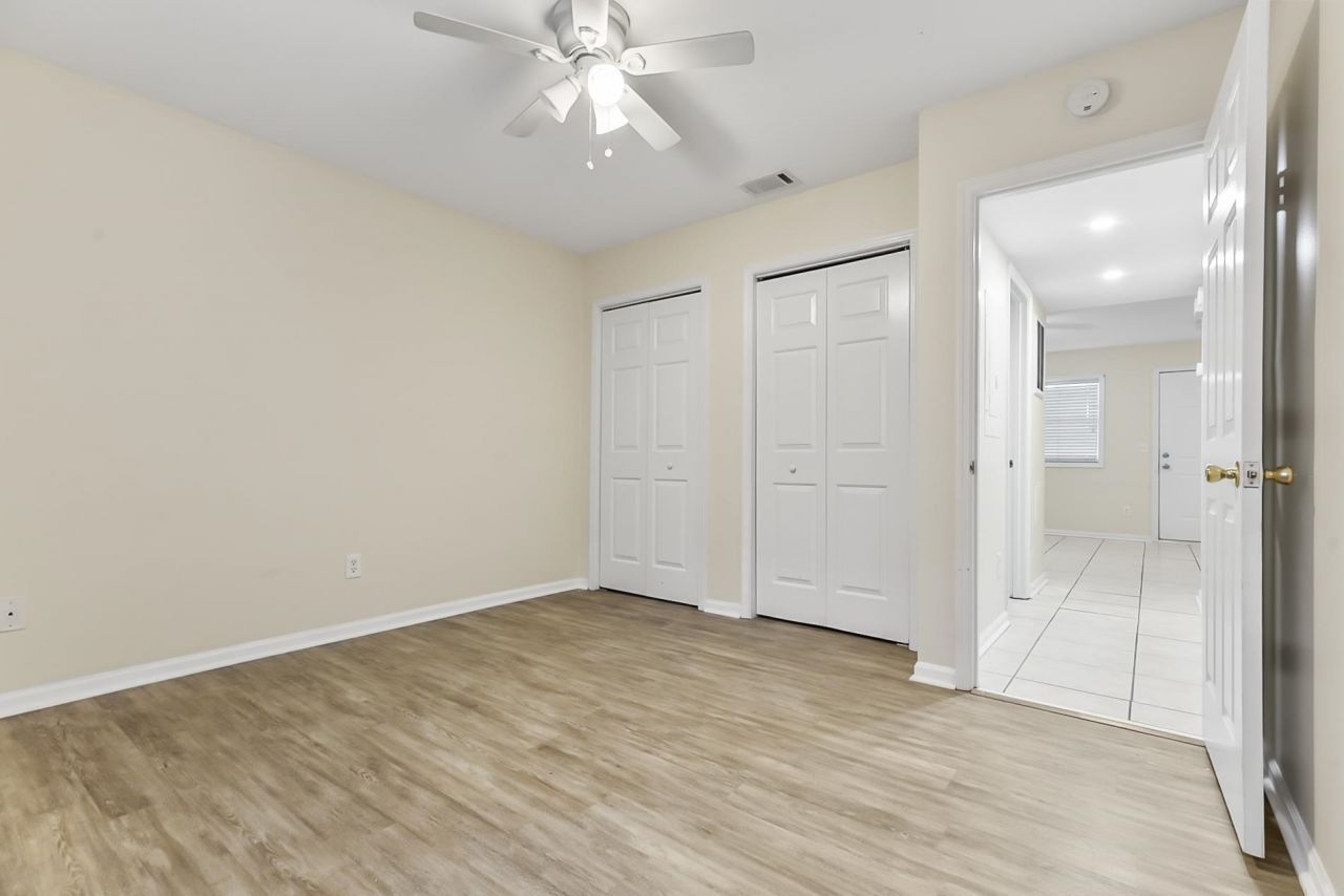 4150 Horseshoe Dr. Photo 5