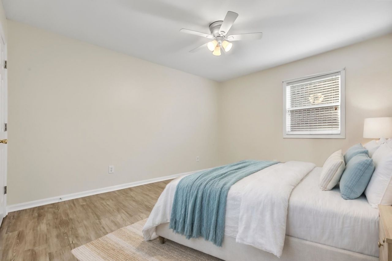 4150 Horseshoe Dr. Photo 7