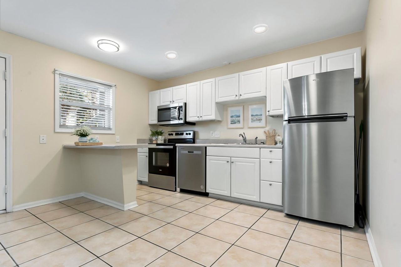 4150 Horseshoe Dr. Photo 9