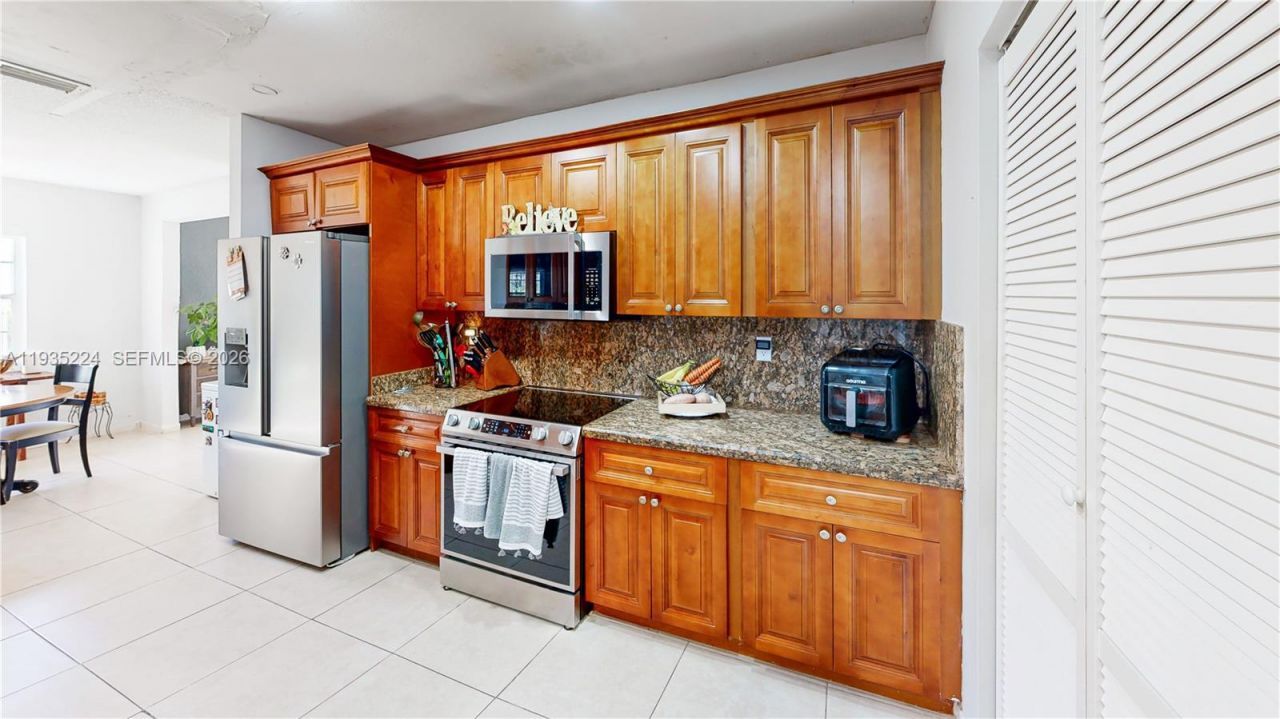 409 SW 8th Ave , Florida City, FL 33034 Photo