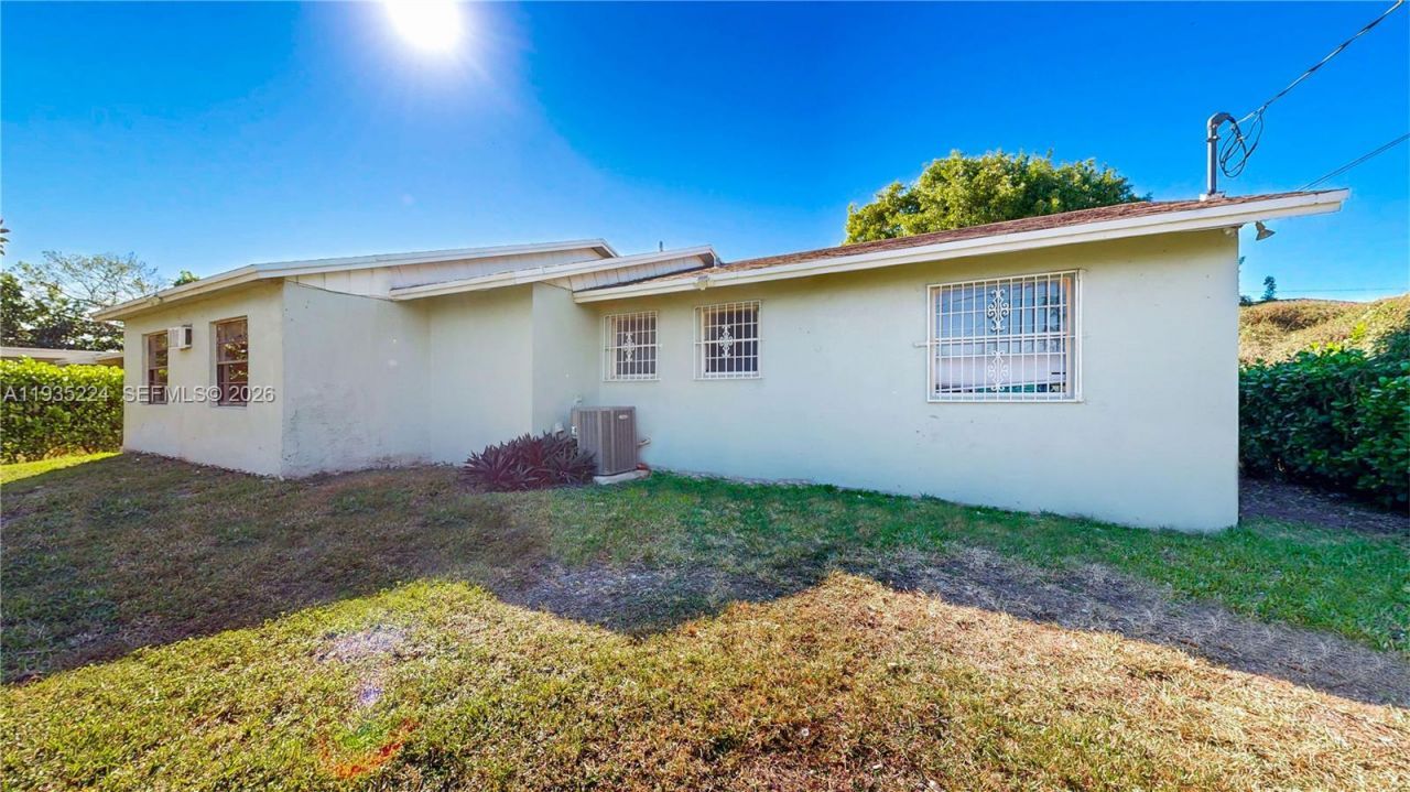 409 SW 8th Ave , Florida City, FL 33034 Photo