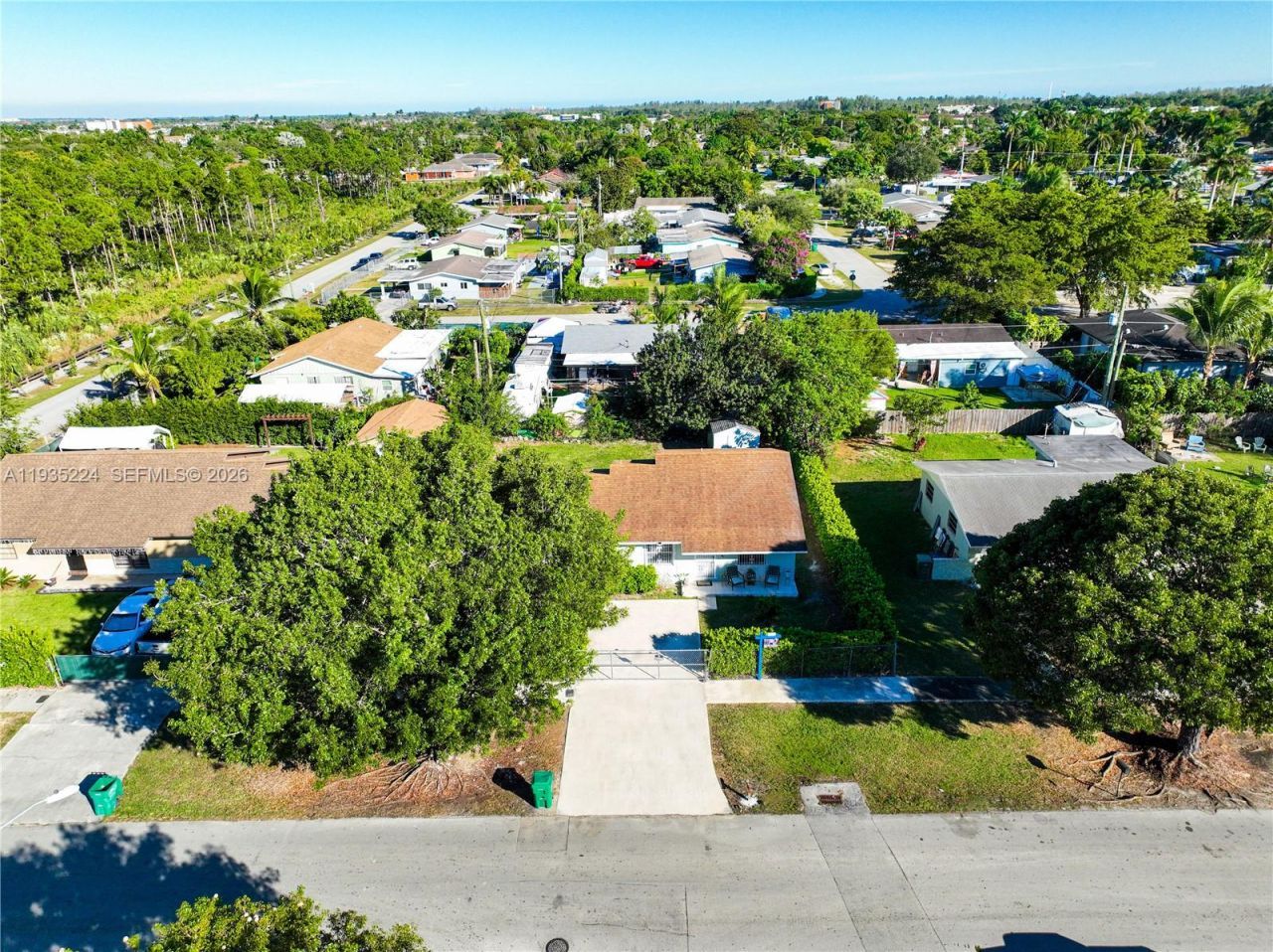 409 SW 8th Ave , Florida City, FL 33034 Photo