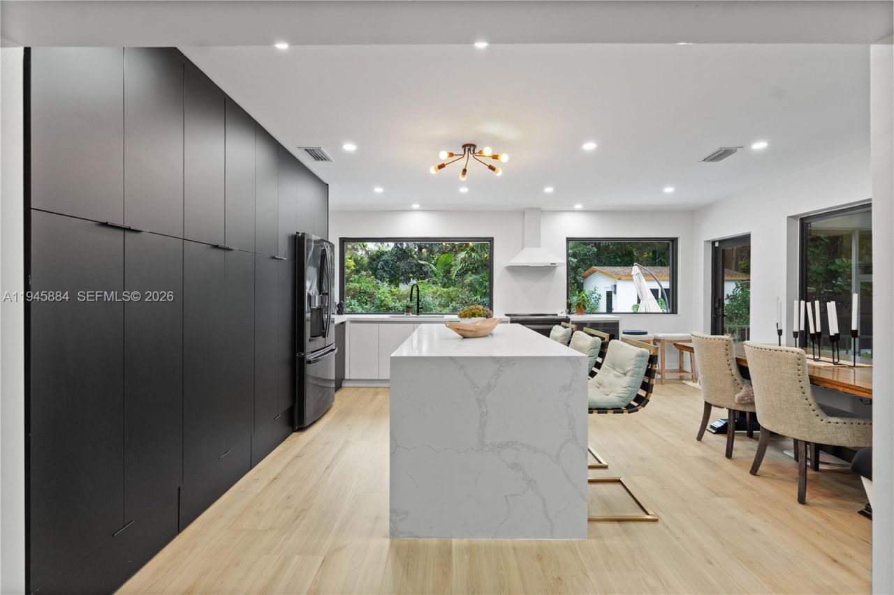 1106 NE 119th St, Biscayne Park, FL 33161 Photo