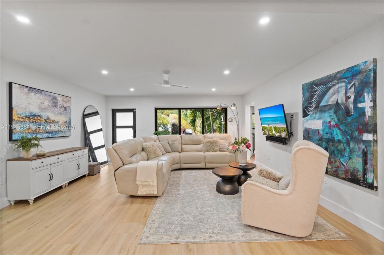 1106 NE 119th St, Biscayne Park, FL 33161 Photo