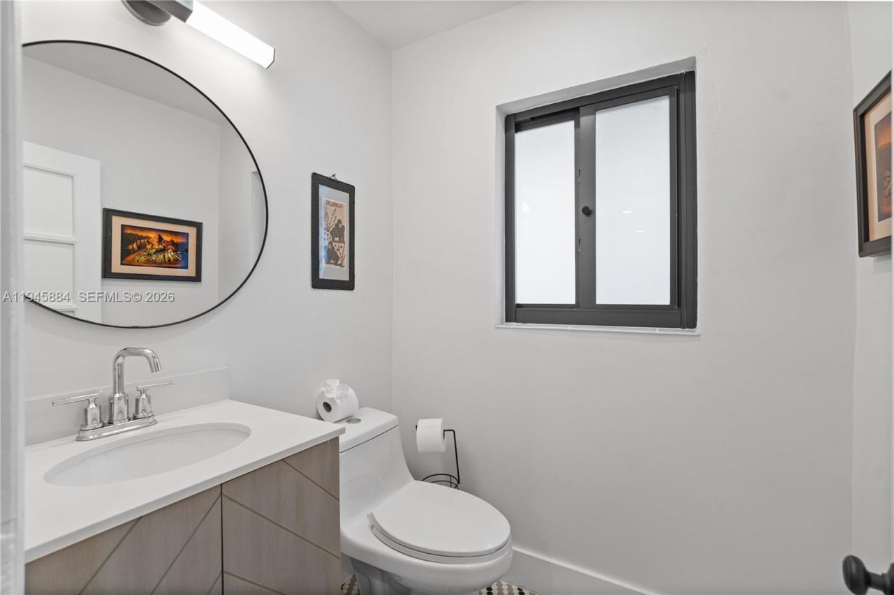 1106 NE 119th St, Biscayne Park, FL 33161 Photo