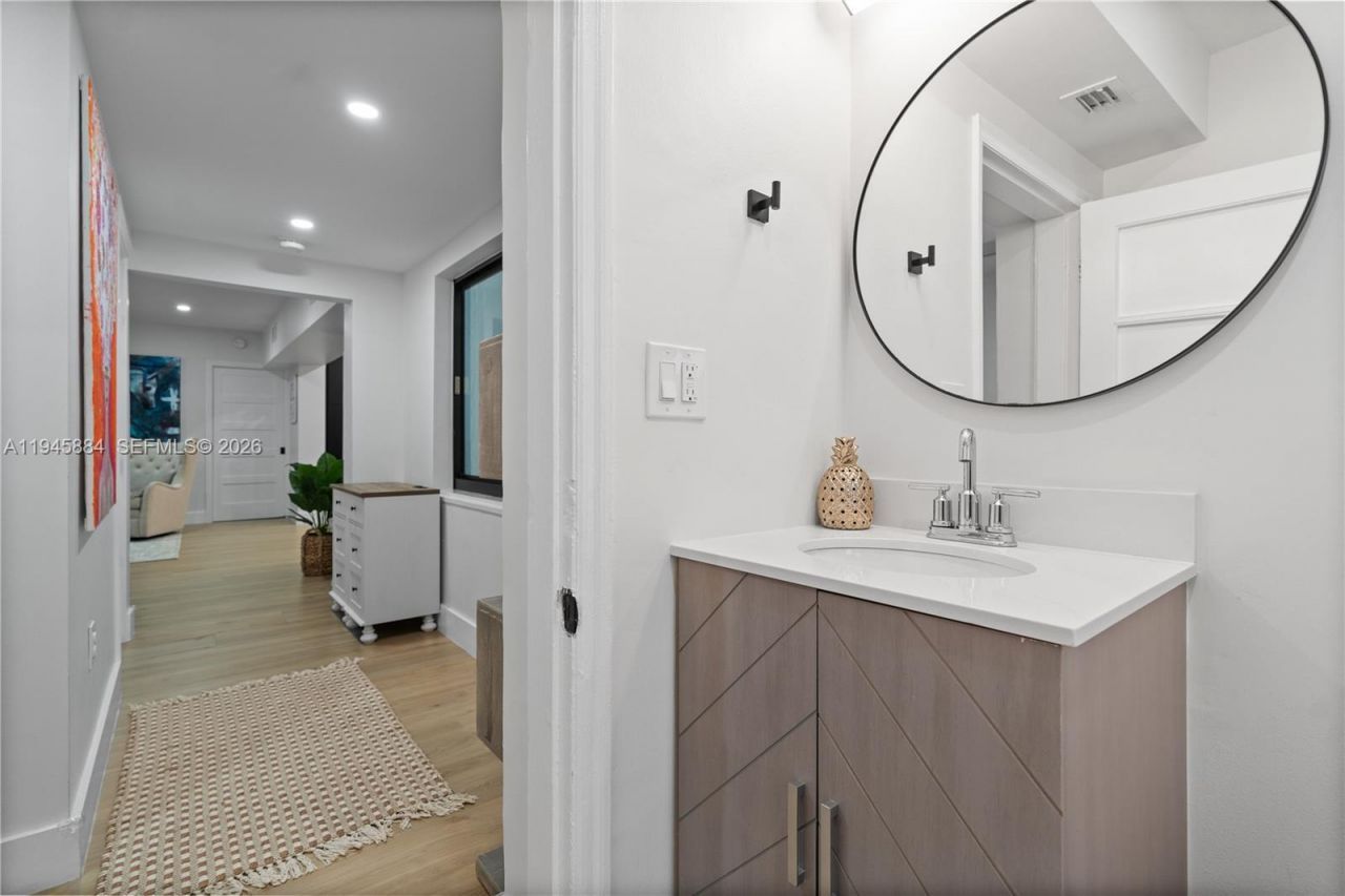 1106 NE 119th St, Biscayne Park, FL 33161 Photo