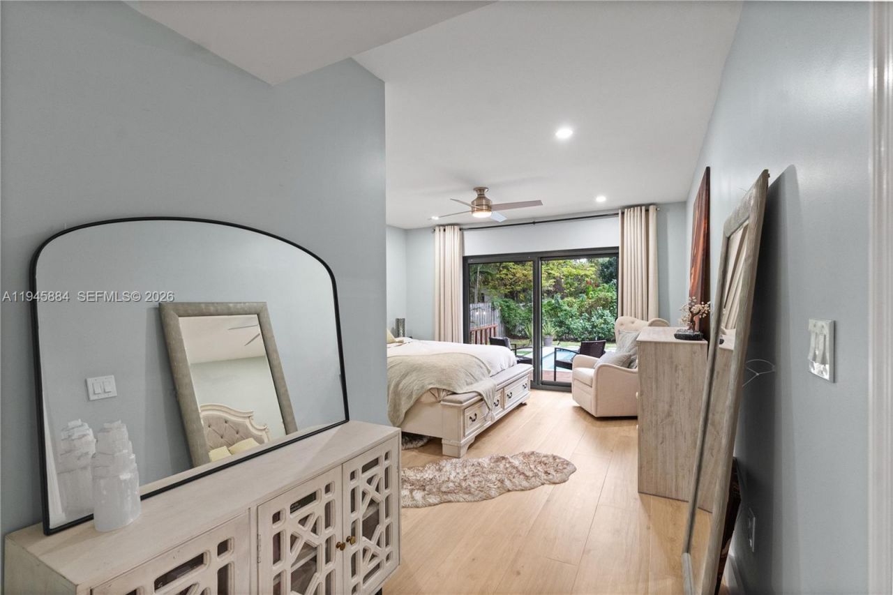 1106 NE 119th St, Biscayne Park, FL 33161 Photo