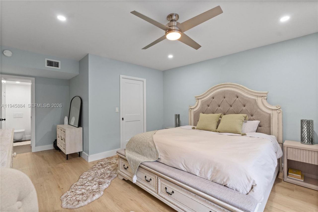 1106 NE 119th St, Biscayne Park, FL 33161 Photo