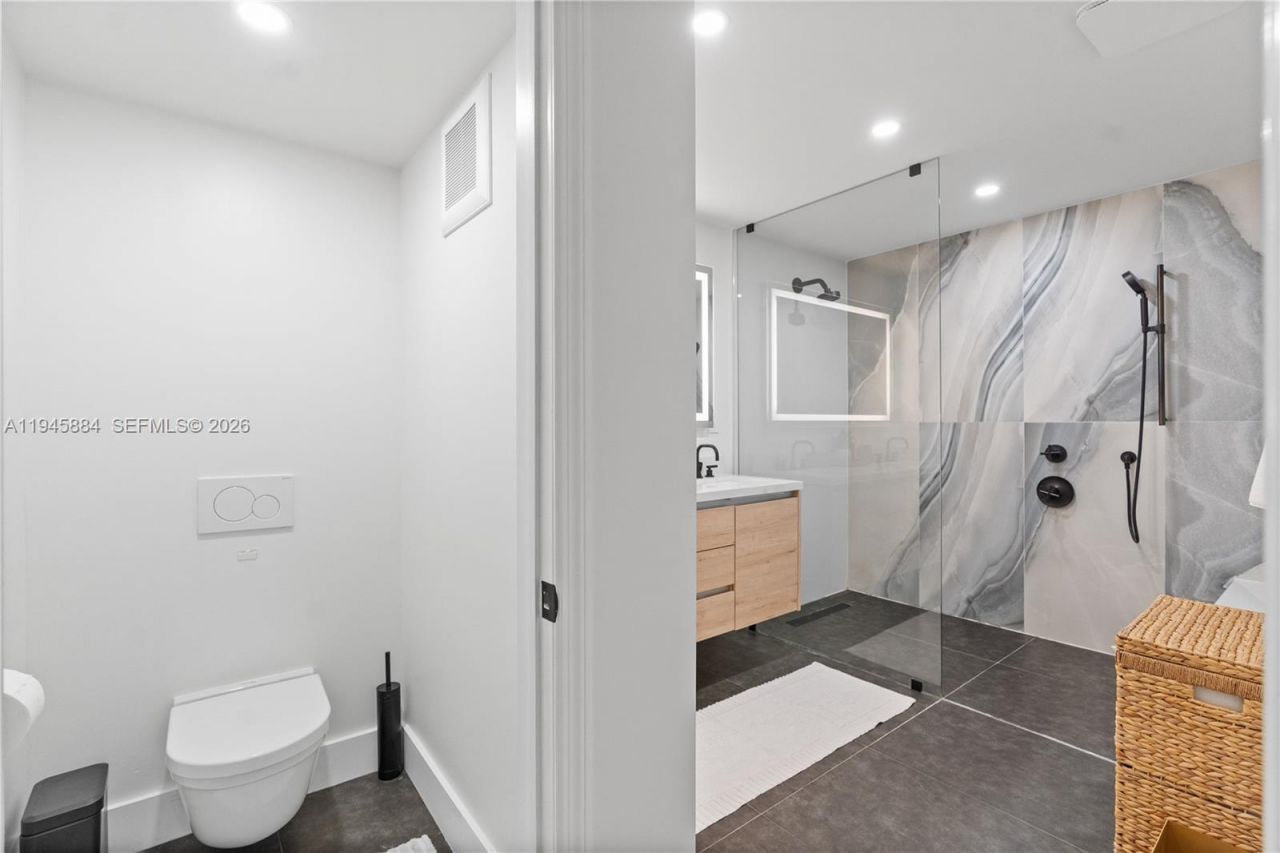 1106 NE 119th St, Biscayne Park, FL 33161 Photo