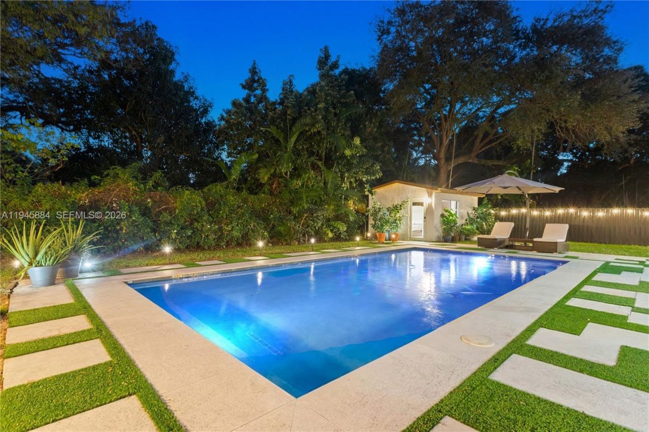 1106 NE 119th St, Biscayne Park, FL 33161 Photo