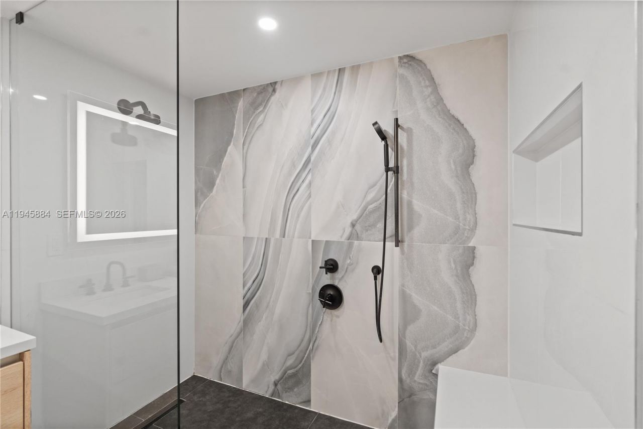 1106 NE 119th St, Biscayne Park, FL 33161 Photo