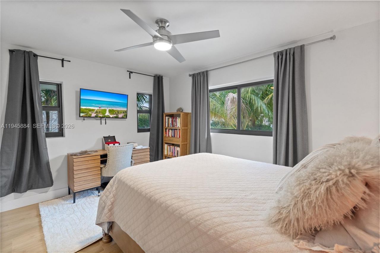 1106 NE 119th St, Biscayne Park, FL 33161 Photo