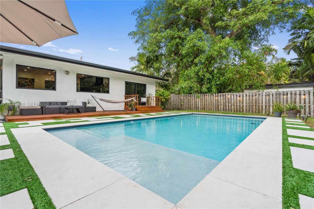 1106 NE 119th St, Biscayne Park, FL 33161 Photo