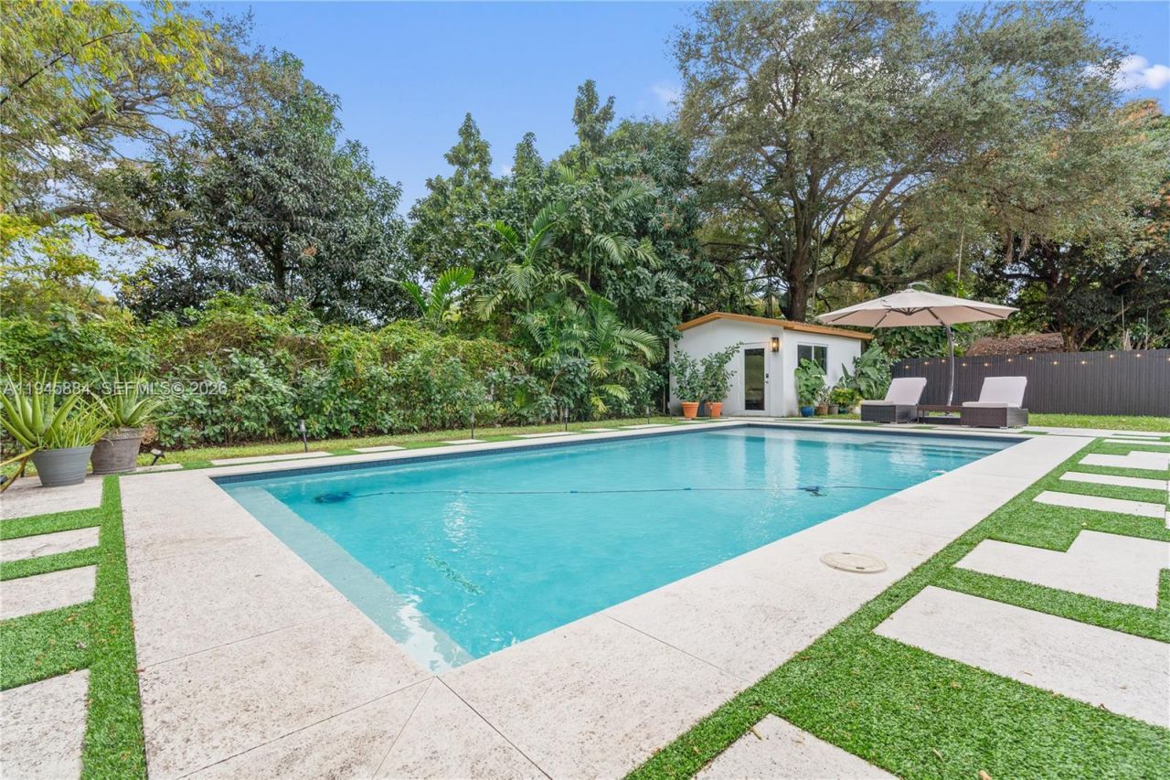 1106 NE 119th St, Biscayne Park, FL 33161 Photo