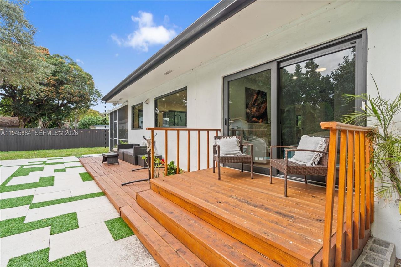 1106 NE 119th St, Biscayne Park, FL 33161 Photo