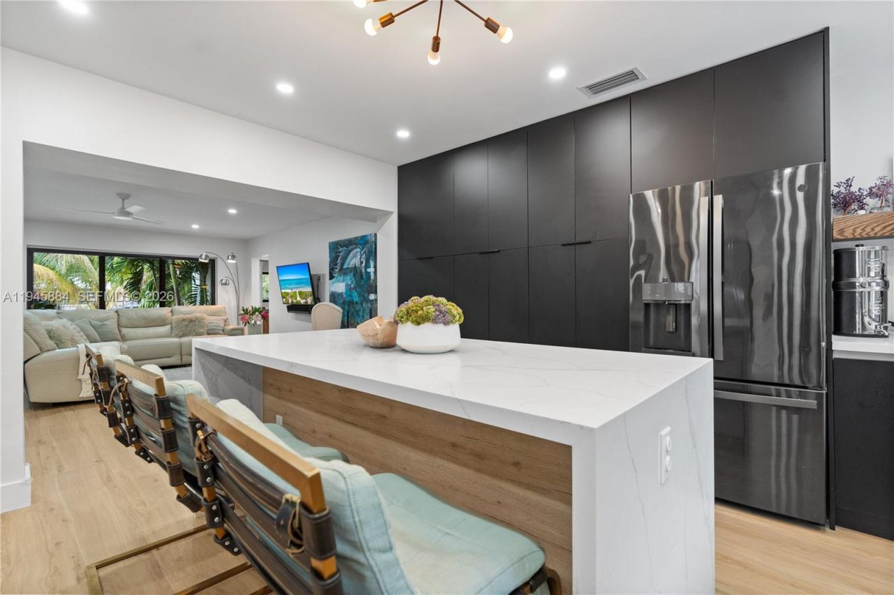 1106 NE 119th St, Biscayne Park, FL 33161 Photo