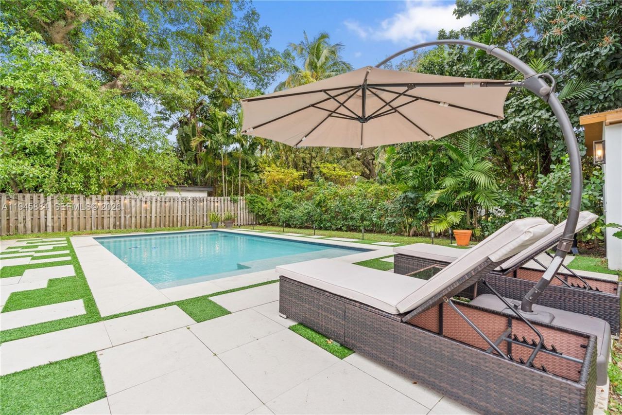 1106 NE 119th St, Biscayne Park, FL 33161 Photo