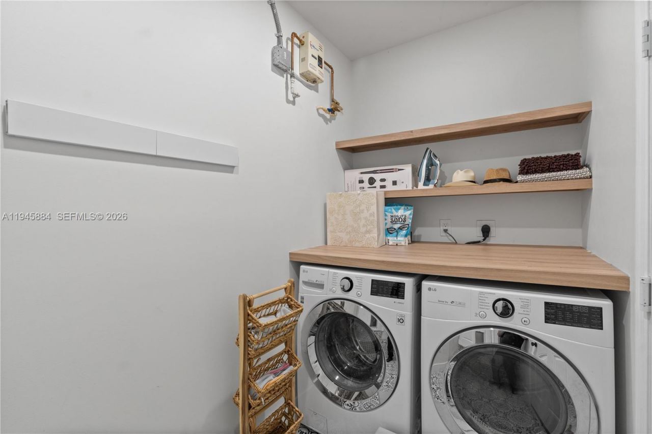 1106 NE 119th St, Biscayne Park, FL 33161 Photo