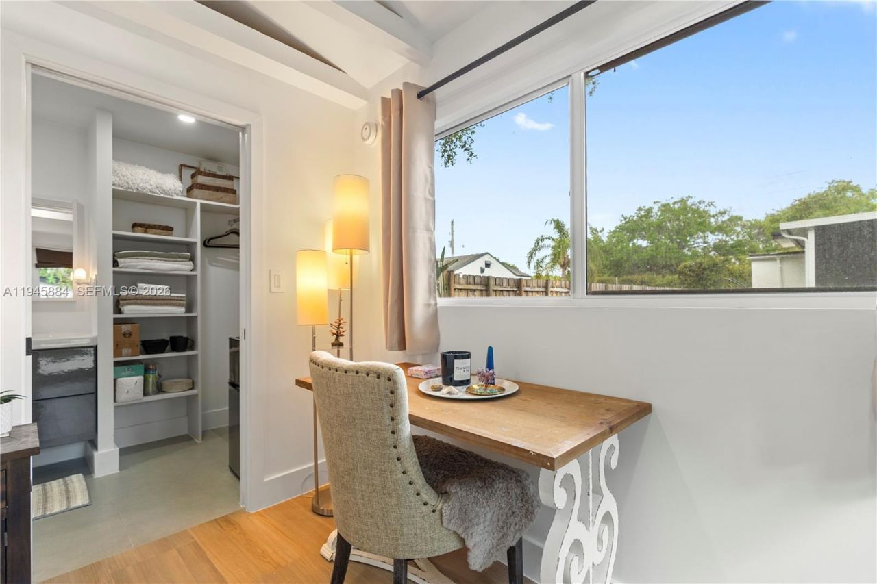 1106 NE 119th St, Biscayne Park, FL 33161 Photo