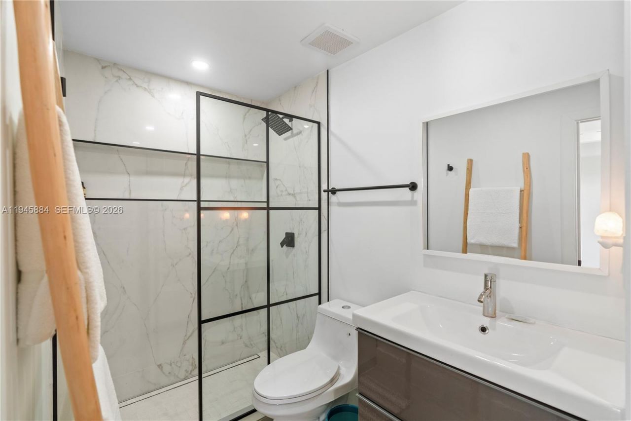 1106 NE 119th St, Biscayne Park, FL 33161 Photo