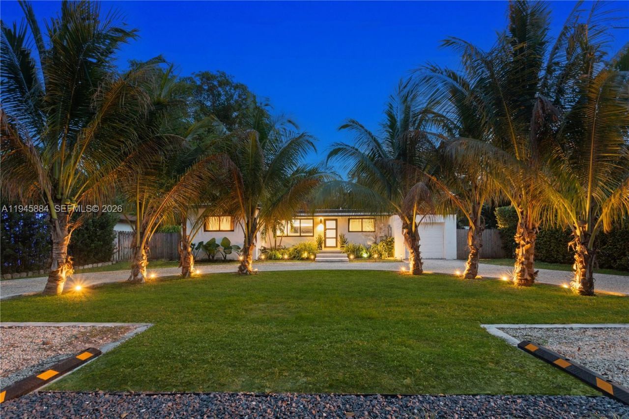 1106 NE 119th St, Biscayne Park, FL 33161 Photo