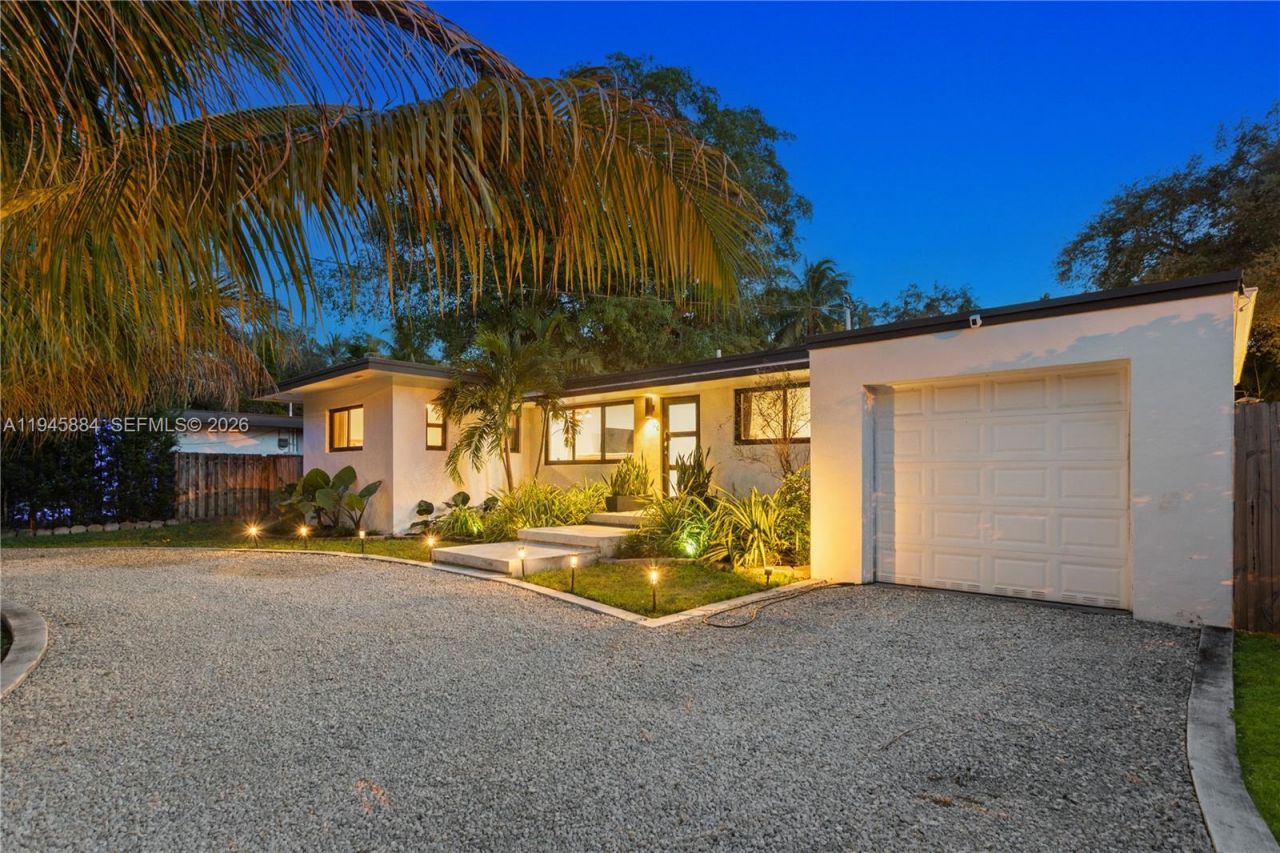 1106 NE 119th St, Biscayne Park, FL 33161 Photo